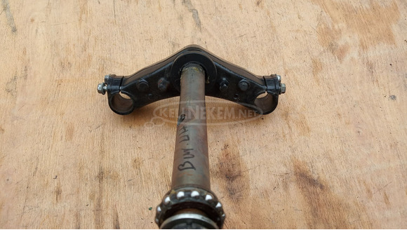 Suzuki Burgman UH 125 - 150 T szár kormányszár kormányoszlop - 8/10