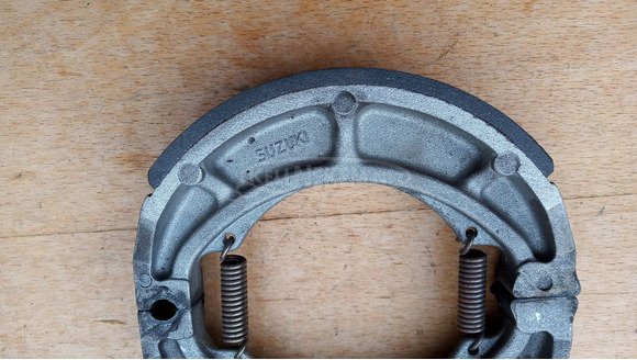 Suzuki Burgman UH 125 - 150 hátsó fékbetét kézifékhez - 3/4