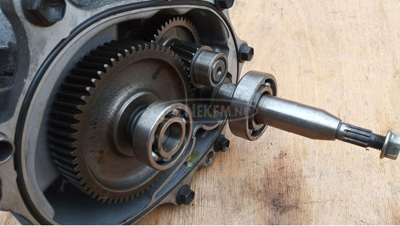 Suzuki Burgman UH 125 hátsó végáttétel - 9/10