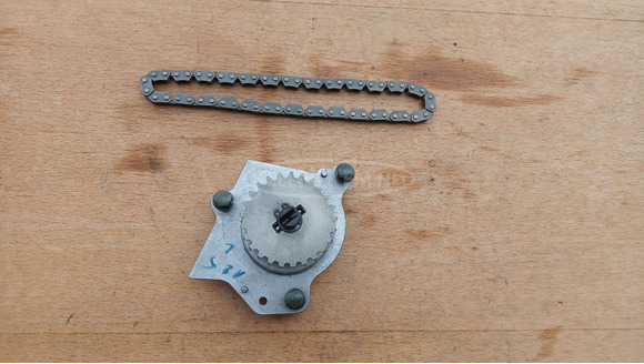 Suzuki Burgman UH 125 - 150 olajpumpa - 1/6