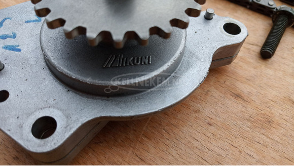 Suzuki Burgman UH 125 - 150 olajpumpa - 5/6