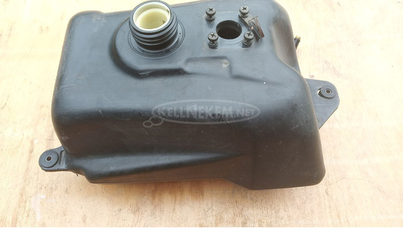Suzuki Burgman UH 125 - 150 üzemanyag tank - 2/9
