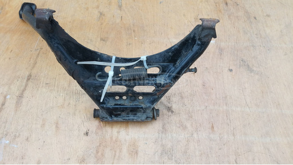 Suzuki Burgman UH 125 - 150 középtámasz - 8/10