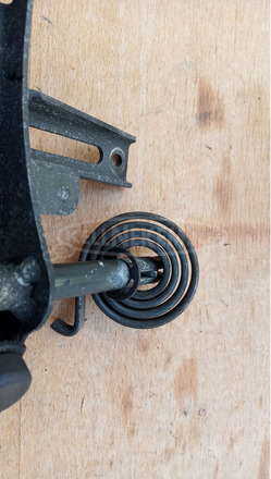 Suzuki Burgman UH 125 - 150 ülés zsanér - 5/7