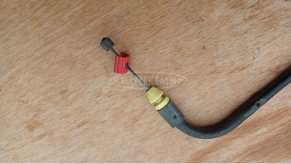 Suzuki Burgman UH 125 - 150 ülést nyitó bovden - 2/6