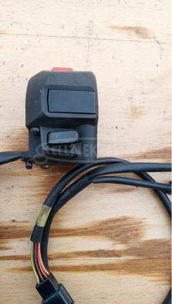 Suzuki Burgman UH 125 - 150 kormánykapcsoló jobbos