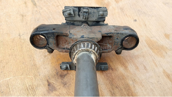 Piaggio Beverly 200 T szár kormányoszlop kormányszár