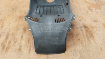 Piaggio Beverly 200 hűtő előtti idom