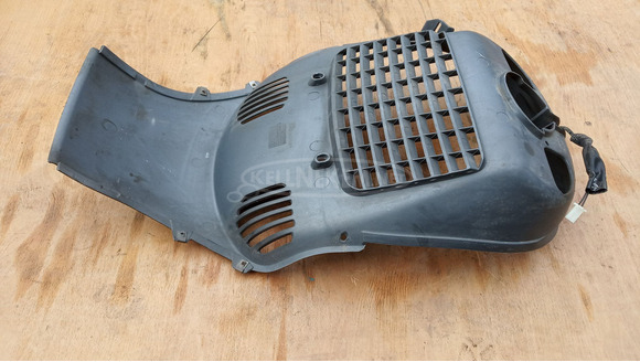 Piaggio Beverly 200 hűtő előtti idom - 9/9