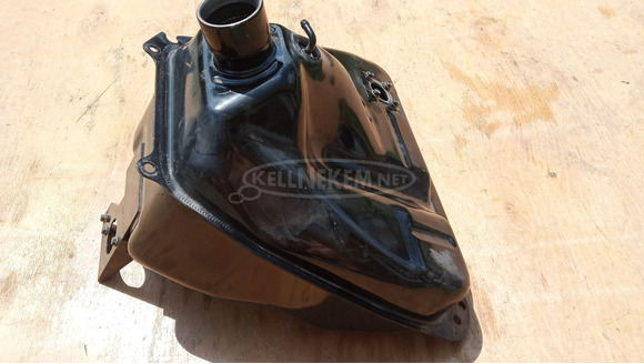 Yamaha Majesty DX 250 üzemanyag tank