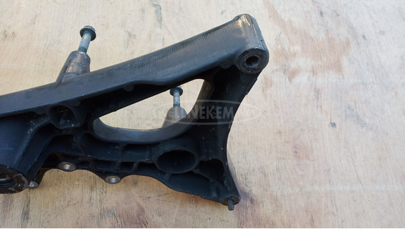 Yamaha Majesty DX 250 hátsó lengőkar - 7/9