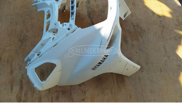 Yamaha Majesty DX 250 első idom fehér sérült