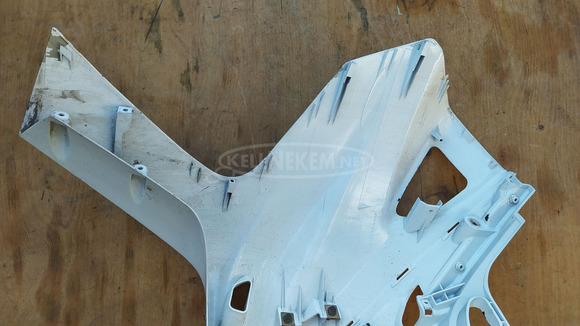 Yamaha Majesty DX 250 első idom fehér sérült - 7/10