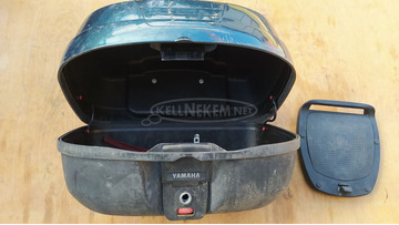 Yamaha Majesty DX 250 gyári hátsó doboz sérült