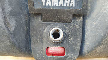 Yamaha Majesty DX 250 gyári hátsó doboz sérült