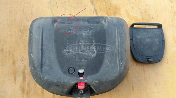 Yamaha Majesty DX 250 gyári hátsó doboz sérült - 4/10