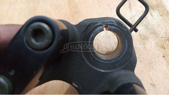 Yamaha Majesty DX 250 kormány tartókonzol - 6/7