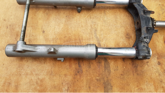 Suzuki Burgman 250 - 400 komplett első villa