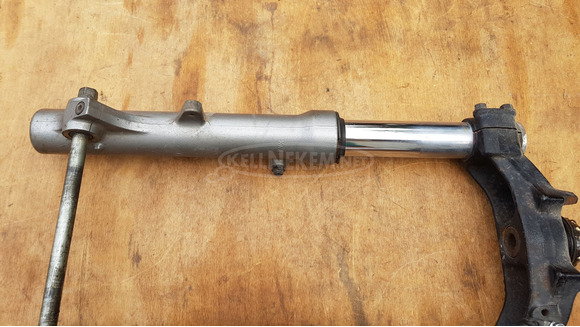 Suzuki Burgman 250 - 400 komplett első villa