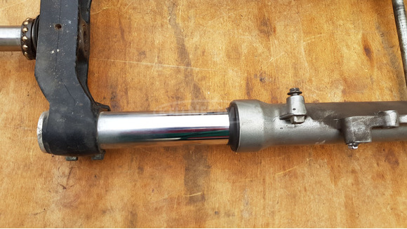 Suzuki Burgman 250 - 400 komplett első villa