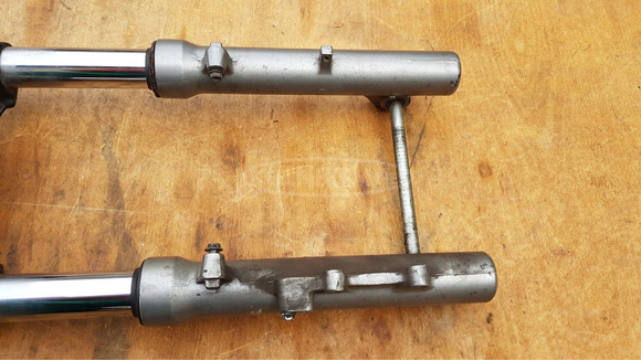 Suzuki Burgman 250 - 400 komplett első villa