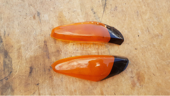 Suzuki Burgman 250 - 400 hátsó irányjelző burkolat - 2/9