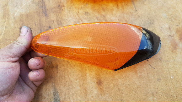 Suzuki Burgman 250 - 400 hátsó irányjelző burkolat - 6/9