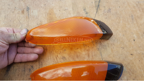 Suzuki Burgman 250 - 400 hátsó irányjelző burkolat - 9/9