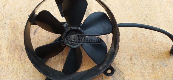 Suzuki Burgman AN 250 - 400 ventilátor - 2/6