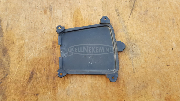 Suzuki Burgman 250 - 400 háttámla közép burkolat - 2/6