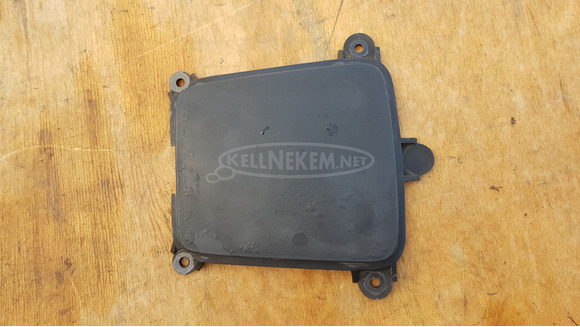 Suzuki Burgman 250 - 400 háttámla közép burkolat - 6/6