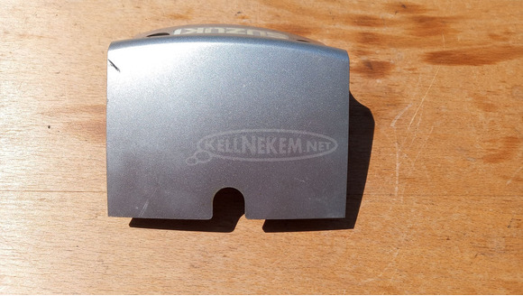 Suzuki Burgman 250 - 400 hátsó közép idom - 2/7