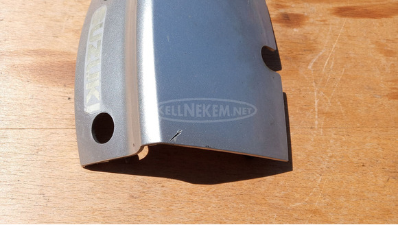 Suzuki Burgman 250 - 400 hátsó közép idom - 3/7