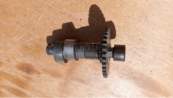 Suzuki Burgman AN 250 vezérműtengely - 1/10