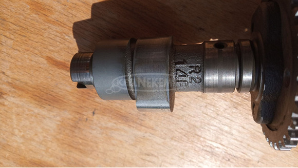 Suzuki Burgman AN 250 vezérműtengely - 2/10