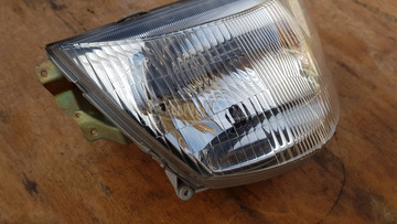 Suzuki Burgman 250 - 400 első lámpa