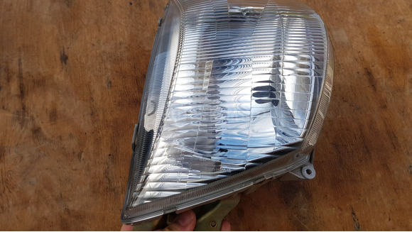 Suzuki Burgman 250 - 400 első lámpa - 8/10