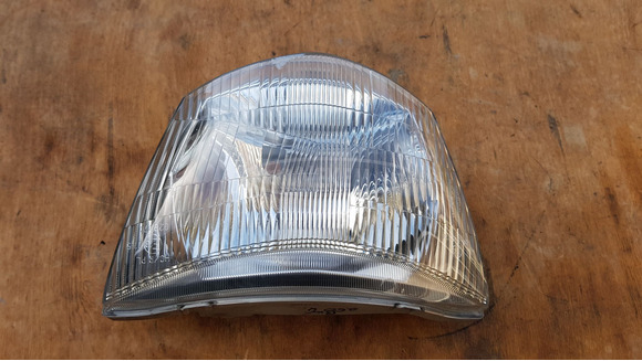 Suzuki Burgman 250 - 400 első lámpa - 10/10