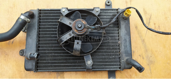 Suzuki Burgman 250 - 400 hűtő - 3/9