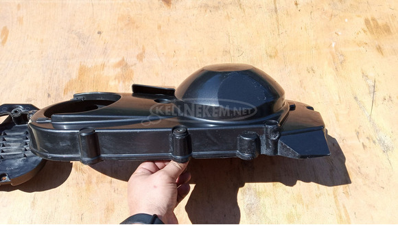 Suzuki Burgman 400 kuplung fedél burkolat