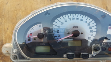 Suzuki Burgman 400 km óra