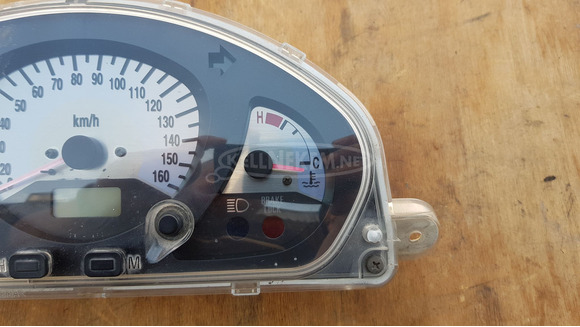 Suzuki Burgman 400 km óra