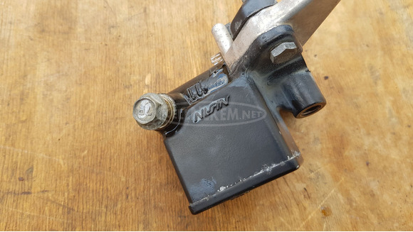 Suzuki Burgman 250 - 400 főfékhenger jobbos - 6/7