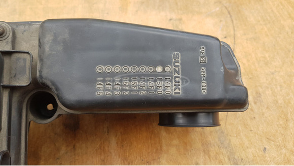 Suzuki Burgman 400 levegő szűrő - 2/8