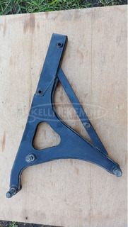 Suzuki Burgman 400 kipufogó tartó konzol