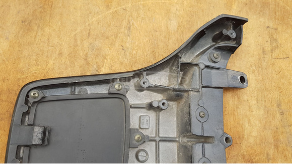 Suzuki Burgman 250 - 400 háttámla konzol - 6/6