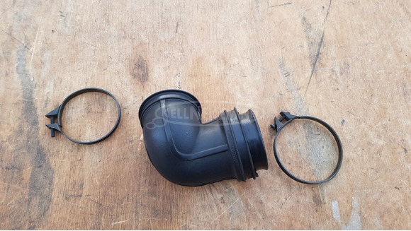 Suzuki Burgman 400 légszűrő könyökcső - 1/8