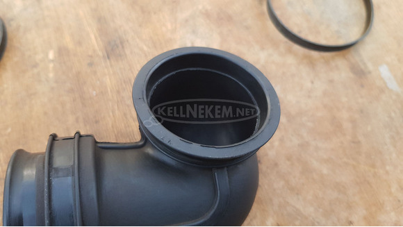 Suzuki Burgman 400 légszűrő könyökcső - 7/8