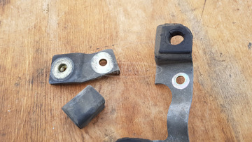 Suzuki Burgman 250 - 400 levegő szűrő tartó