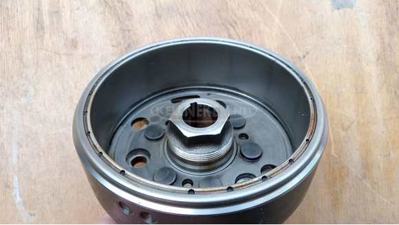 Suzuki Burgman 250 - 400 lendkerék - 7/8